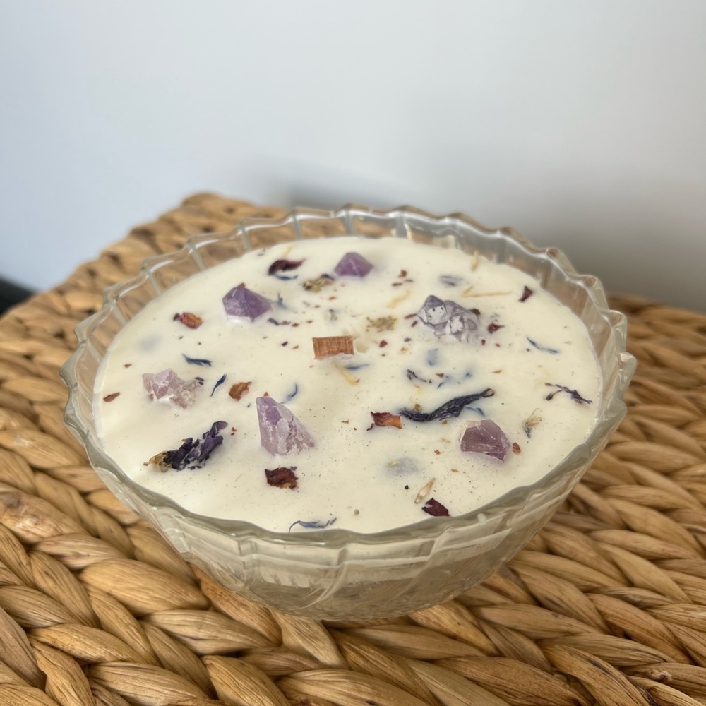 Candle Made with Vintage Bowl, Dried Flowers, Fake Amethyst stones